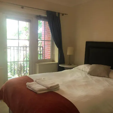 Lovely 2 Bedroom 2 Baths Flat With Free Parking Basingstoke Exterior photo