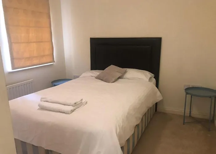 Lovely 2 Bedroom 2 Baths Flat With Free Parking